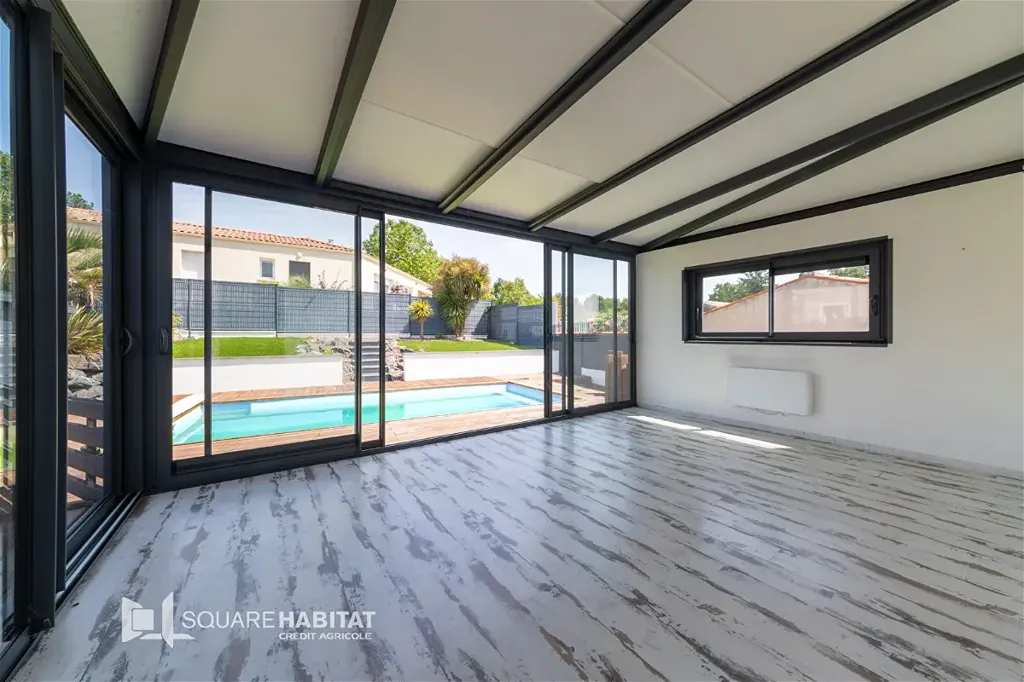 Terrass - Contemporary House with Pool in Fontenay-le-Comte