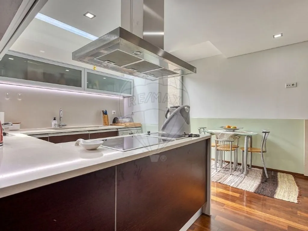 Cuisine - Contemporary House with Terrace in Castêlo da Maia