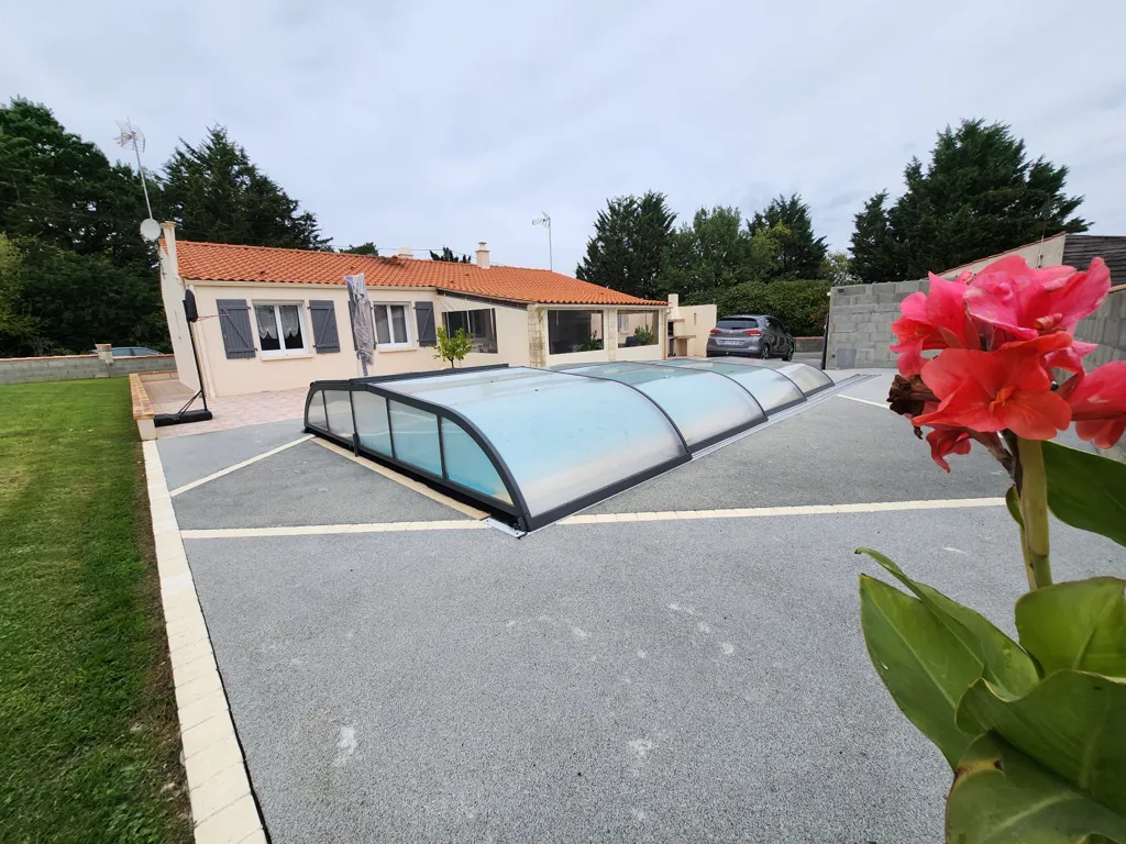 Välivaade - House with Pool in Saint-Jean-d'Hermine