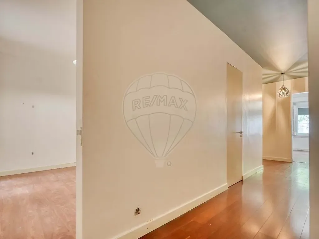 Entrée - Lisbon Condo with Terrace and Fireplace