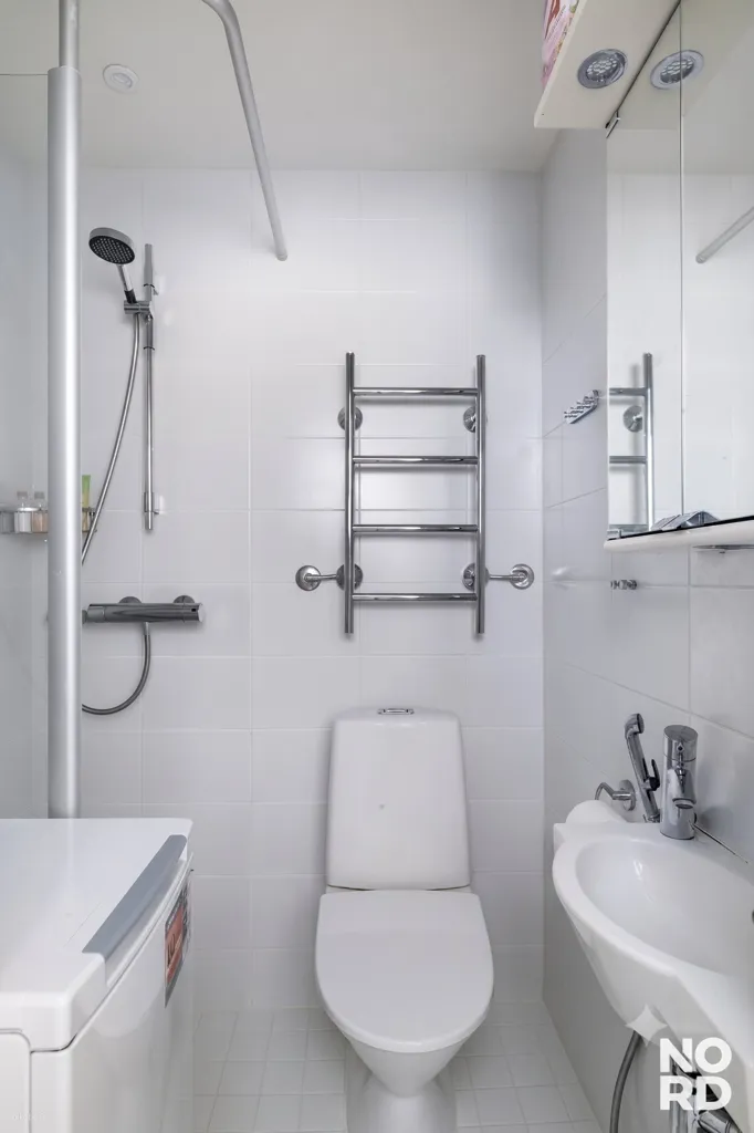 Bagni - Historic Flat with Balcony in Helsinki Centre