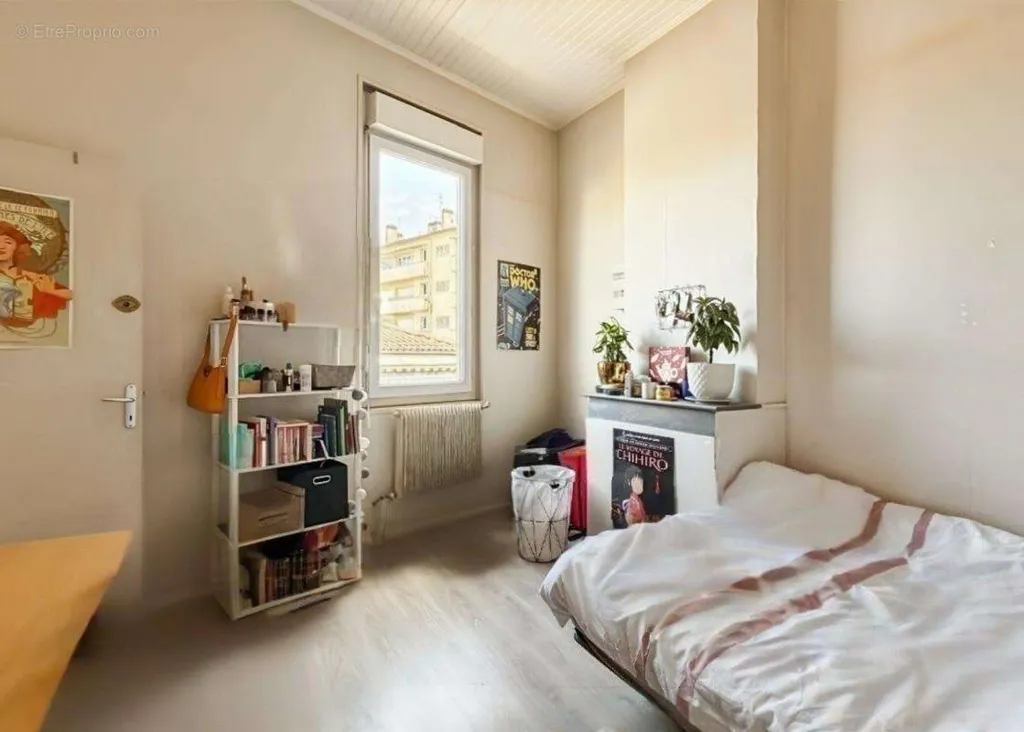 Bedrooms - Mixed-Use Building with Commercial Space in Bordeaux