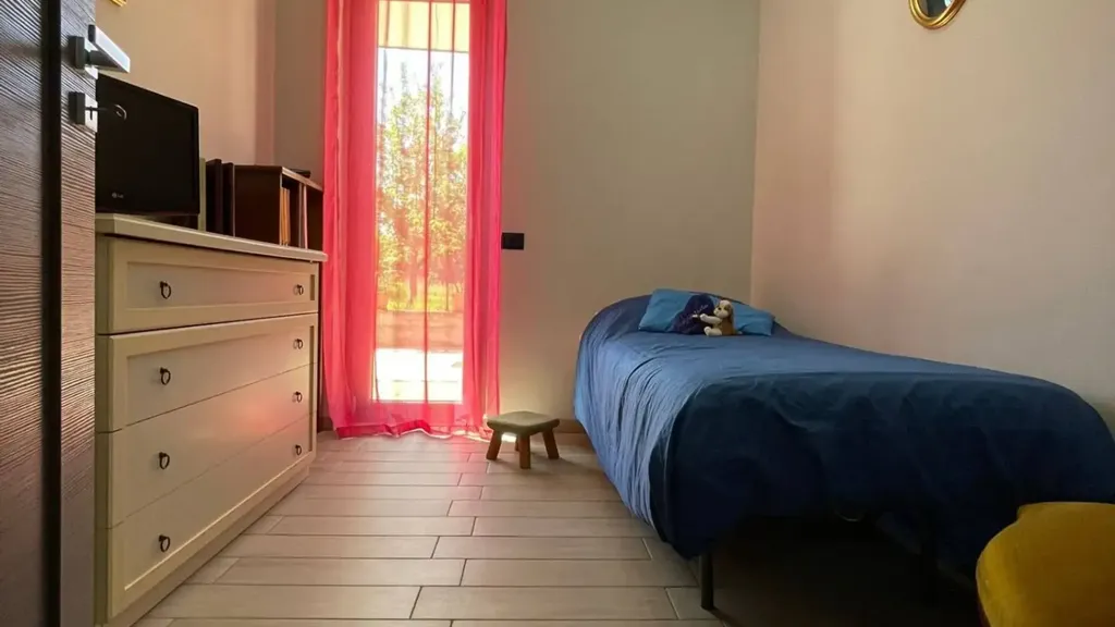 Chambres - Rear-Accessed Apartment with Private Garden in Ceccano