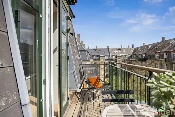 Balcon - Estate Flat with South-Facing Balcony in Frederiksberg