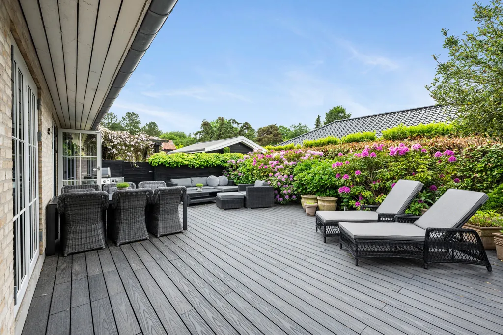 Terrasse - Villa with Garden Pool in Hørsholm