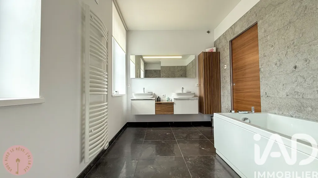 Salles de bain - Propriété d'Exception avec Vue Dégageée à Guentrange