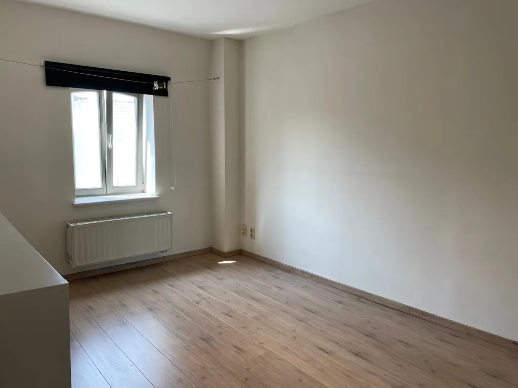 Toad - Light-Filled Flat with Terrace in Gent