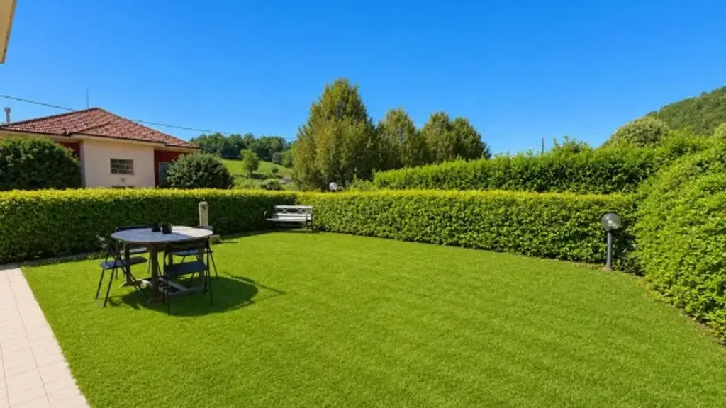 Aed - Modern Apartment with Private Garden in Vezza d'Alba