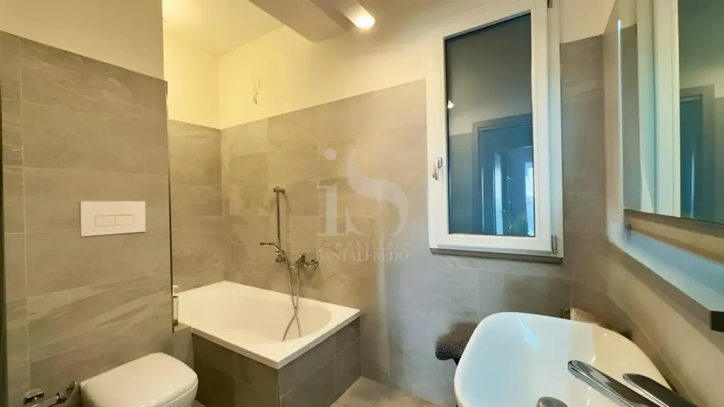 Salles de bain - Modern Trilocale with Terrace in Milan