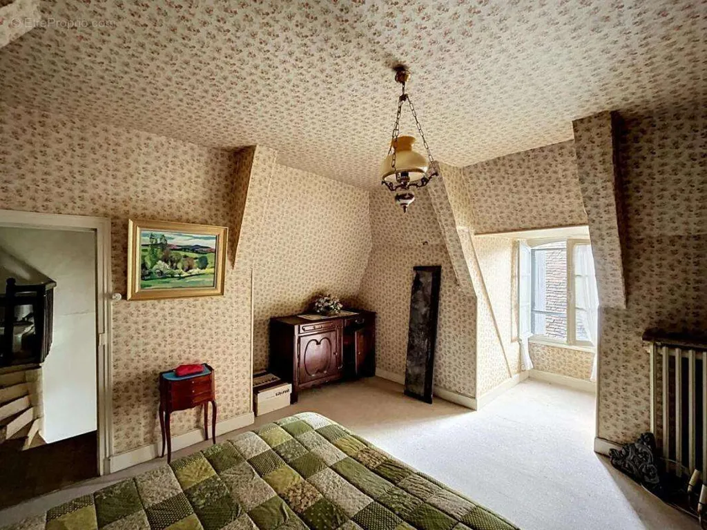 Magamistoad - Historic Townhouse with Courtyard in Montluçon