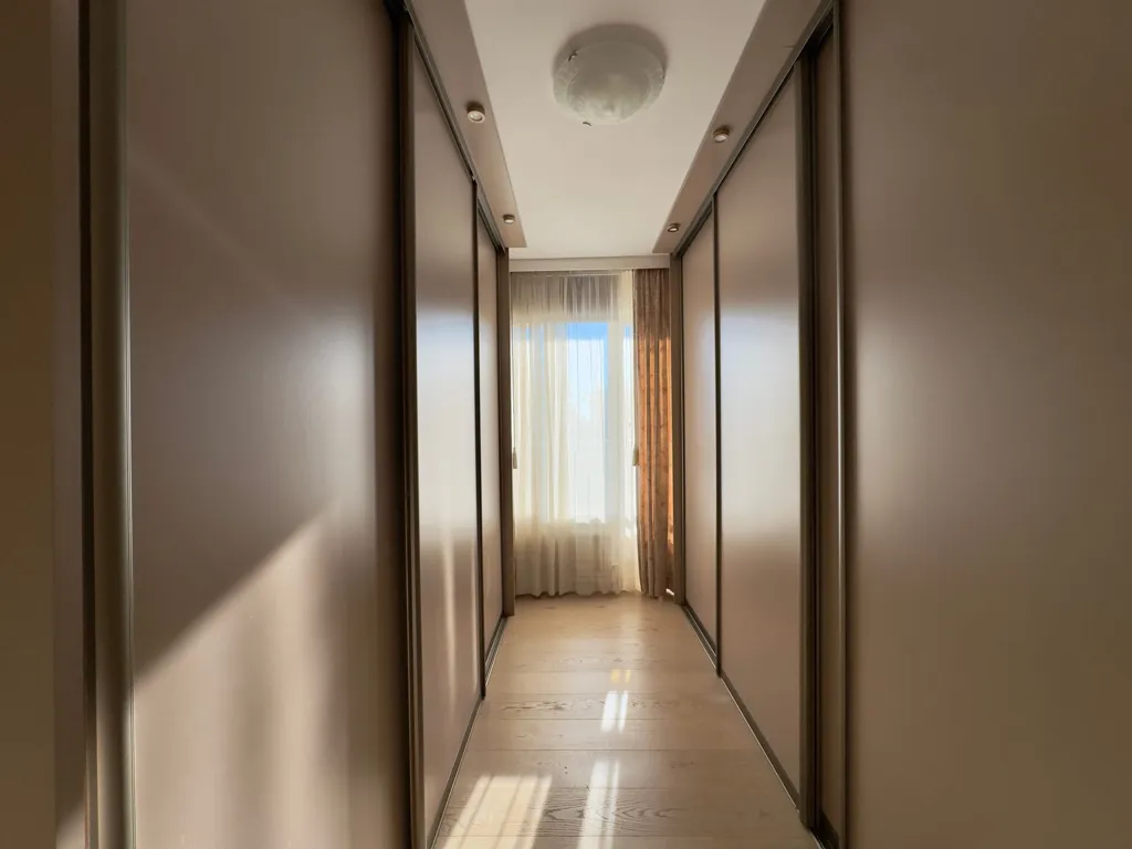 hallway_entrance