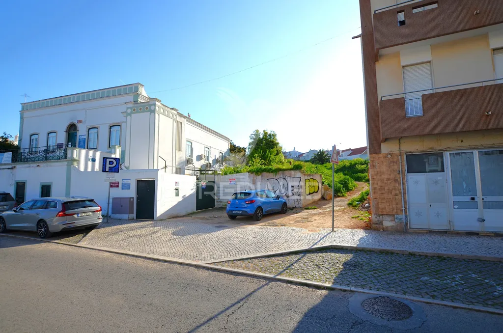 Esterno - Development Land with Beach Proximity in Portimão