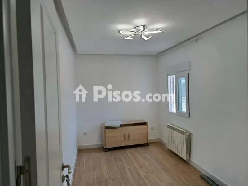 Pièces - Fully Furnished Flat with Ascensor in Latina