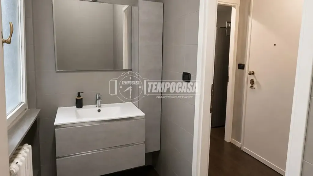 Vannitoad - Rustic 2-Bedroom Apartment with Balcony in Turin