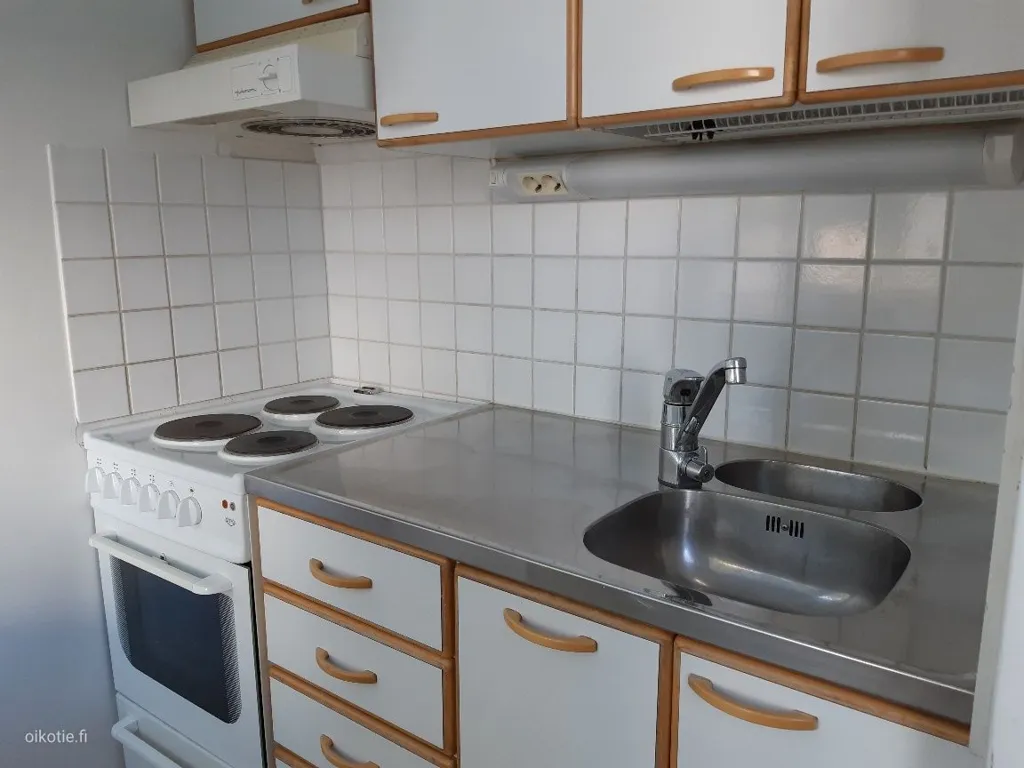 Köök - Compact Flat with Balcony in Vuosaari, Helsinki