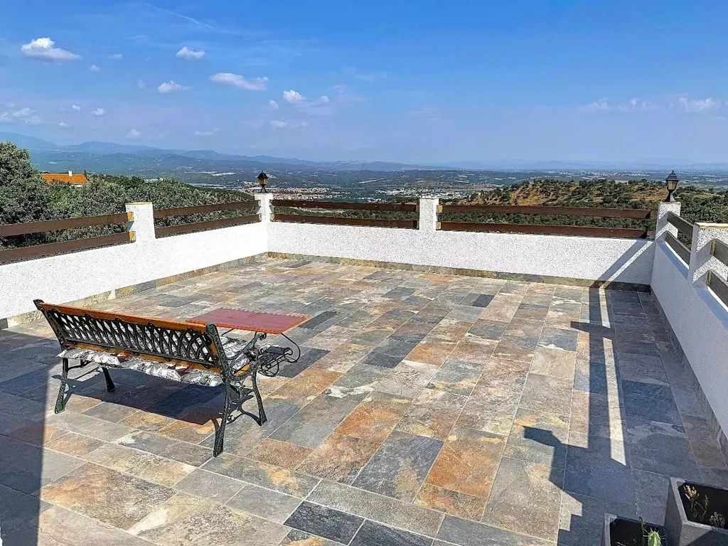 Terrasse - Maison de Standing avec Piscine au Boulou