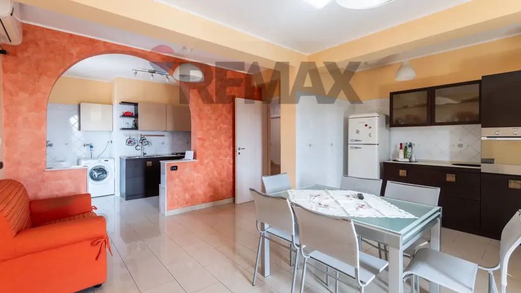 Köök - Spacious Apartment with Triple Exposure in Lentini