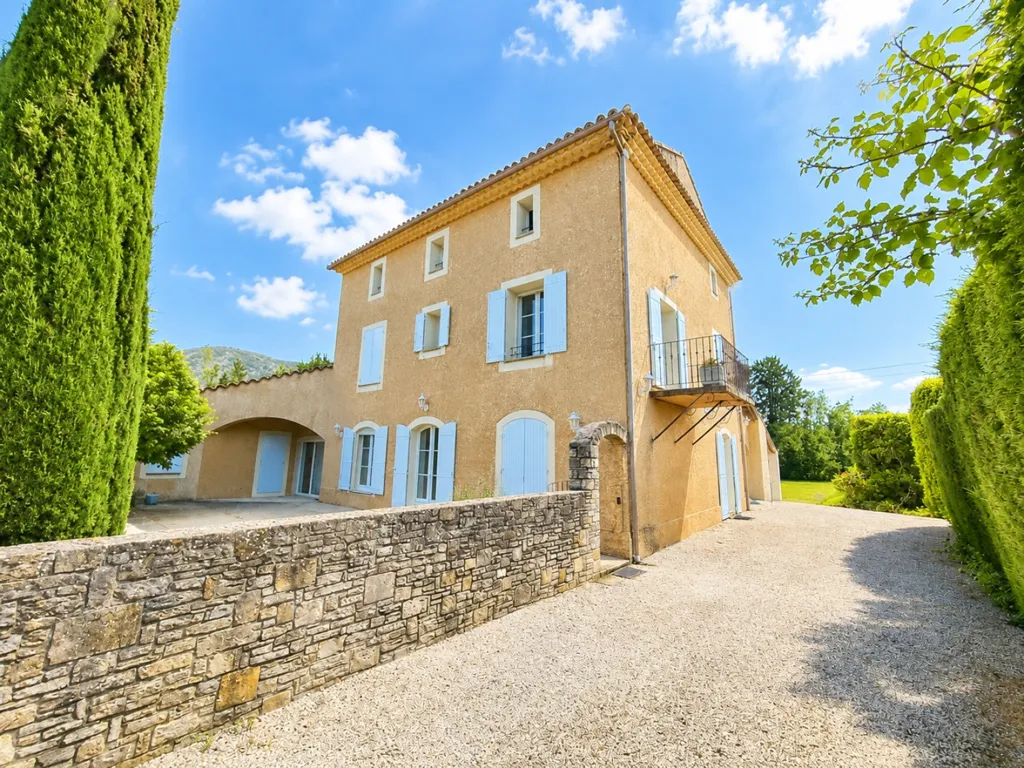 Välivaade - Villa with Pool and Garden near Malaucène