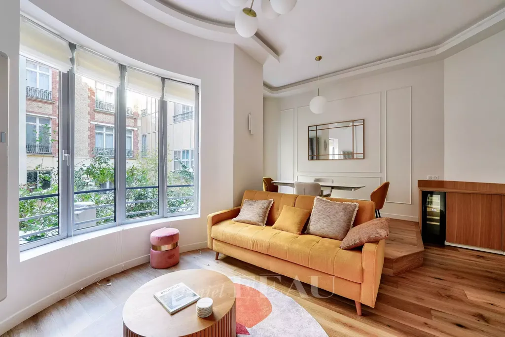 Séjour - Pied-à-terre Rénové avec Ascenseur au 3ème Arrondissement