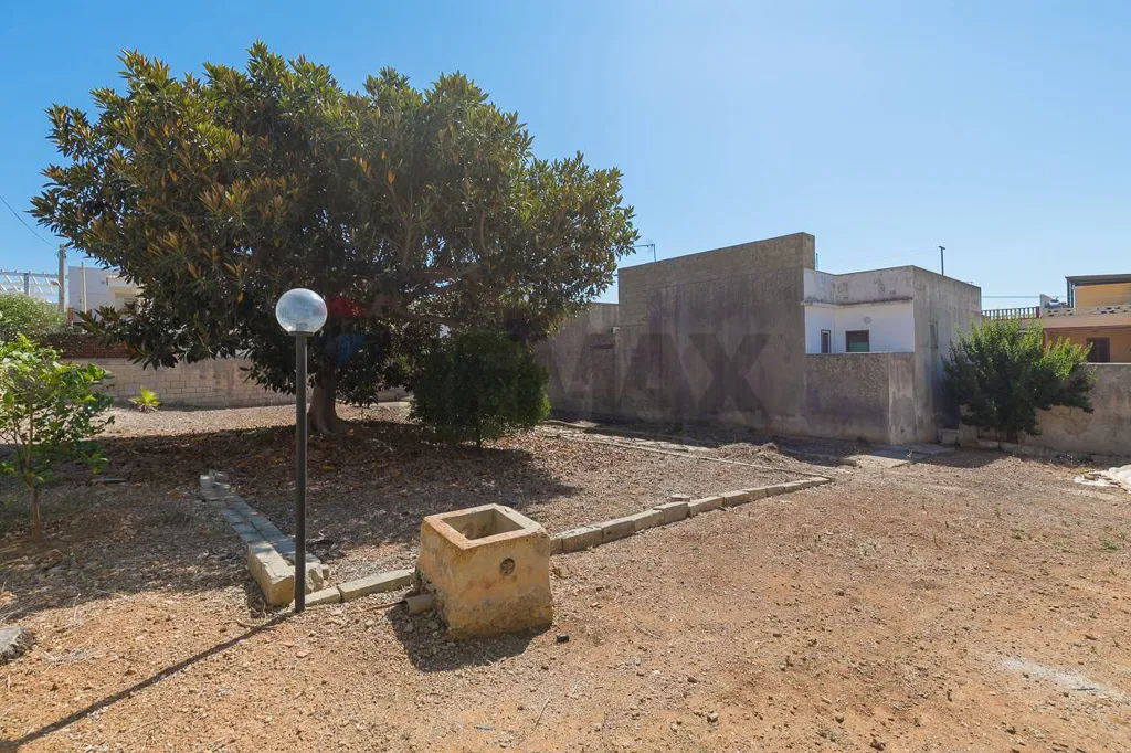 Aed - Buildable Land near Beach in Noto