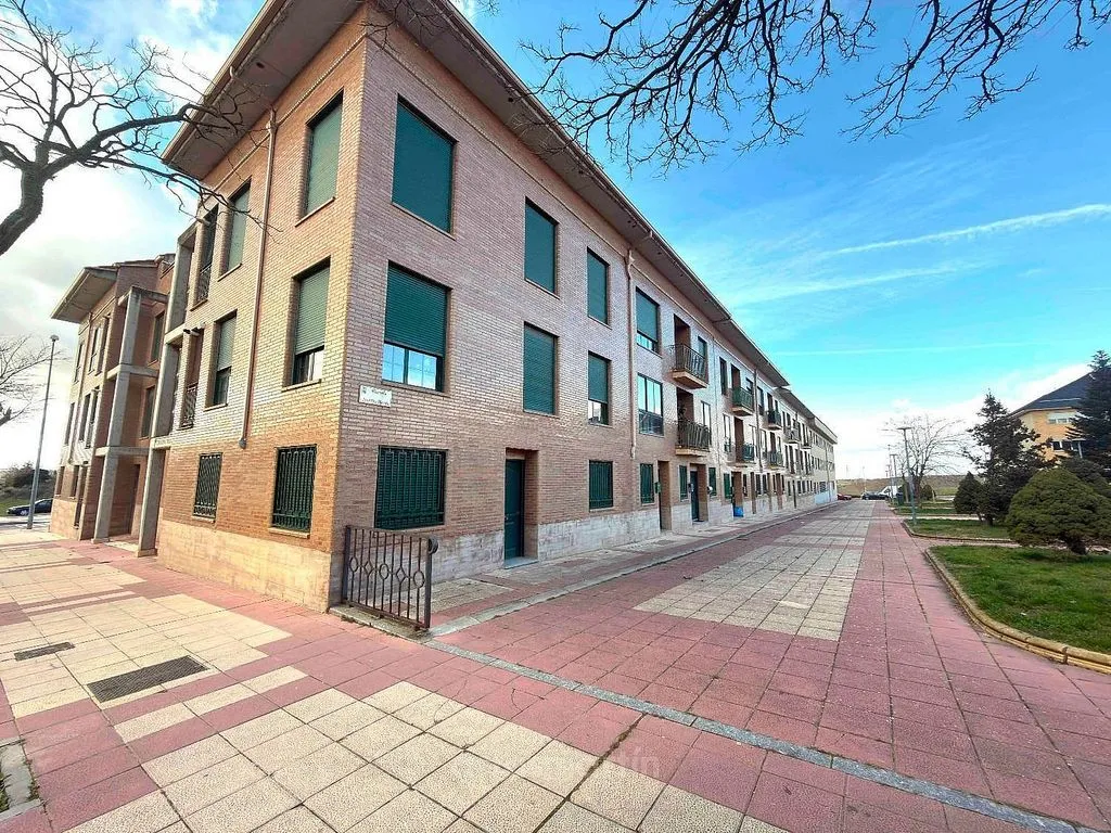 Esterno - Office with Patio in Salamanca's Valhondo Park