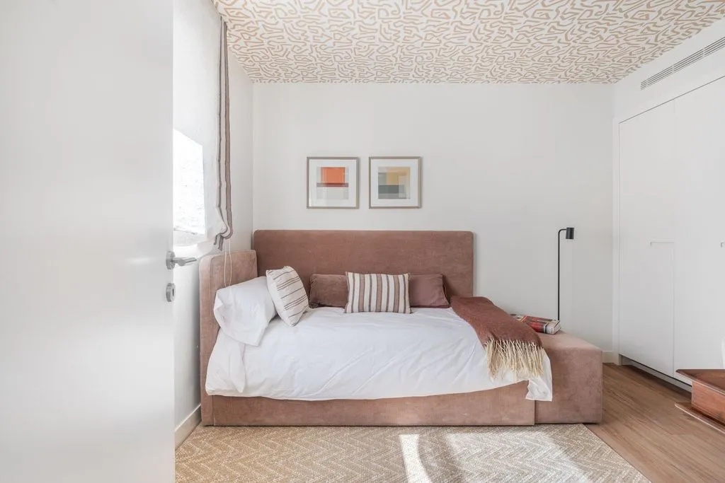 Luxury Apartment with Pool in Lisbon