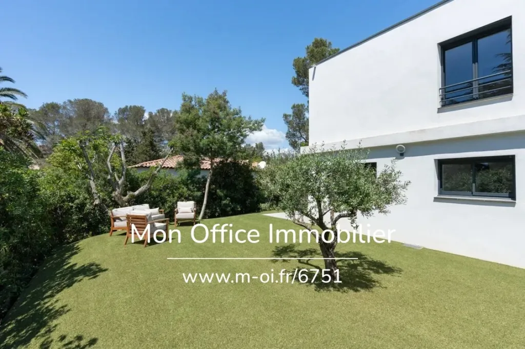 Jardin - Maison Contemporaine avec Jardin à Saint-Raphaël