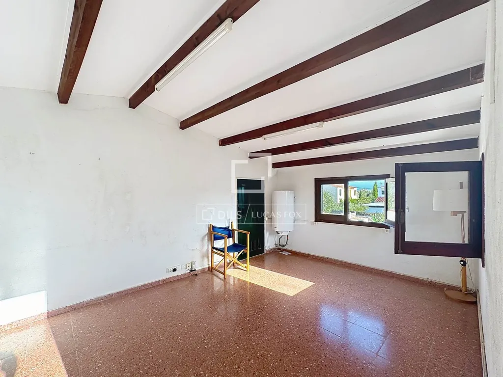 Pièces - 5 Bedroom Villa with Pool in Es Castell