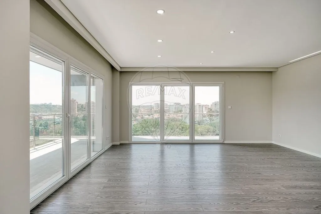 Séjour - Luxury Apartment with Panoramic Balcony in Odivelas