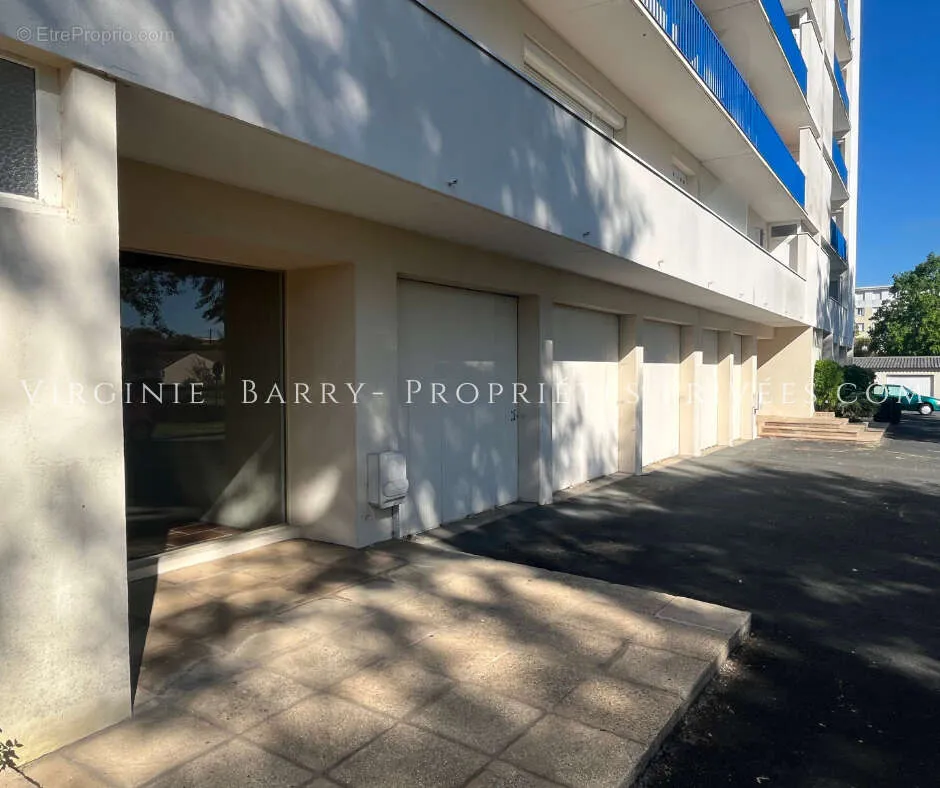 Extérieur - Appartement T3 avec Balcons et Garage à Rochefort