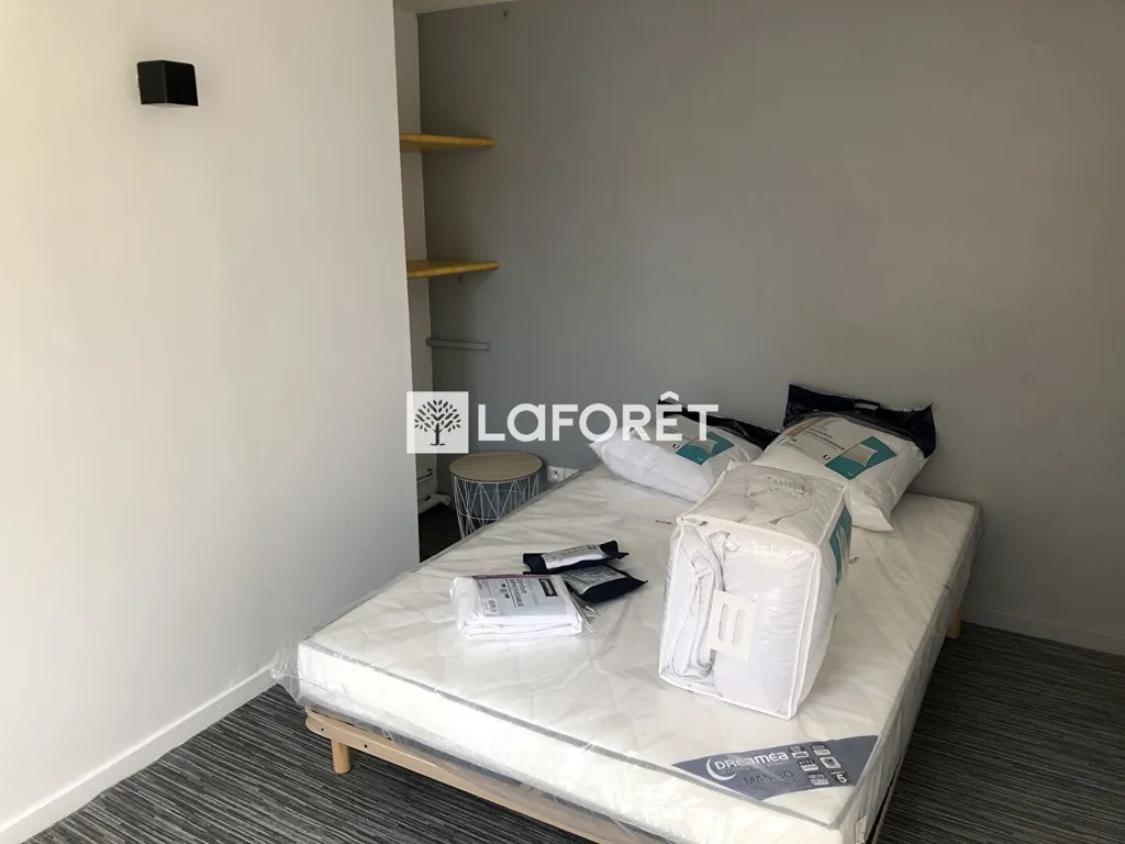Bedrooms - 2-Bedroom Apartment with Parking in Hesdin Centre