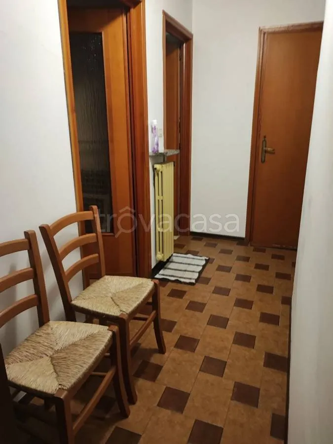 Esik - Central Bungalow with Balcony in Sampeyre