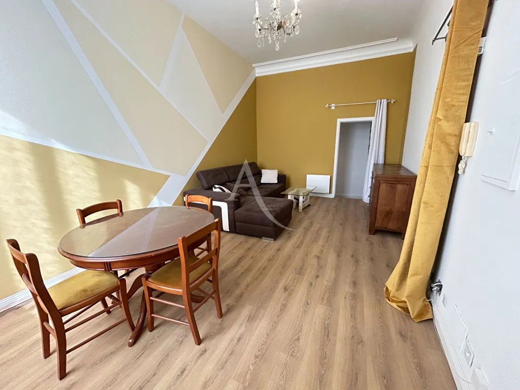 Dining Room - Charming Mezzanine Flat in Narbonne Centre