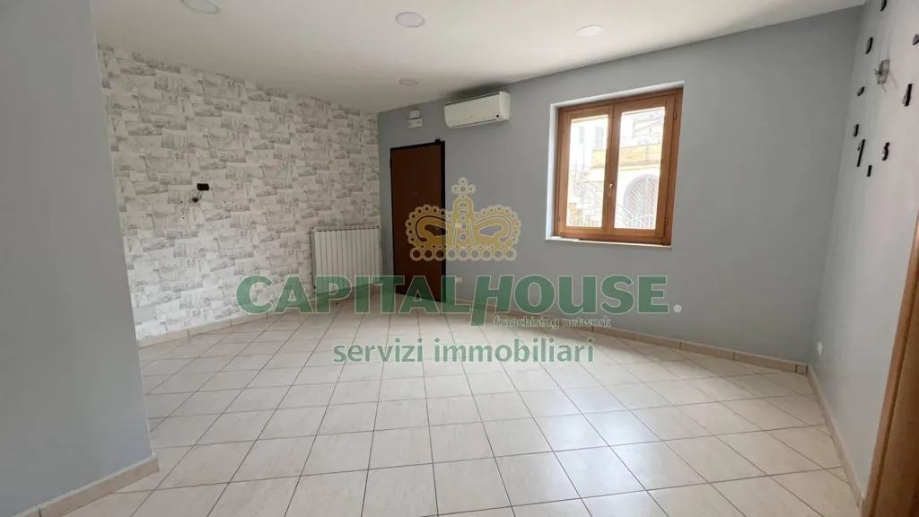 Pièces - Two-Level Apartment with Balcony in Monteforte Irpino