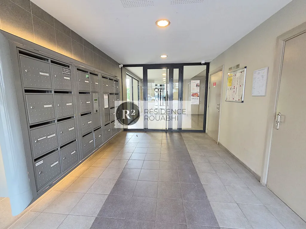 Ingresso - 3-Bed Flat with Terrace in Gennevilliers
