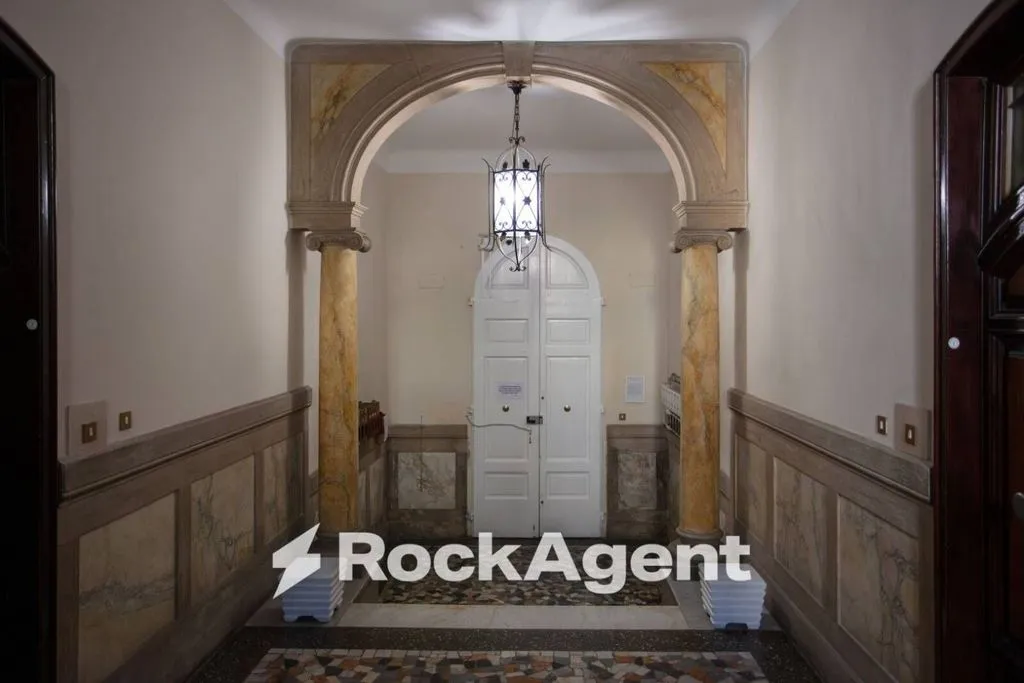 Luxury Apartment with Balcony in Leghorn