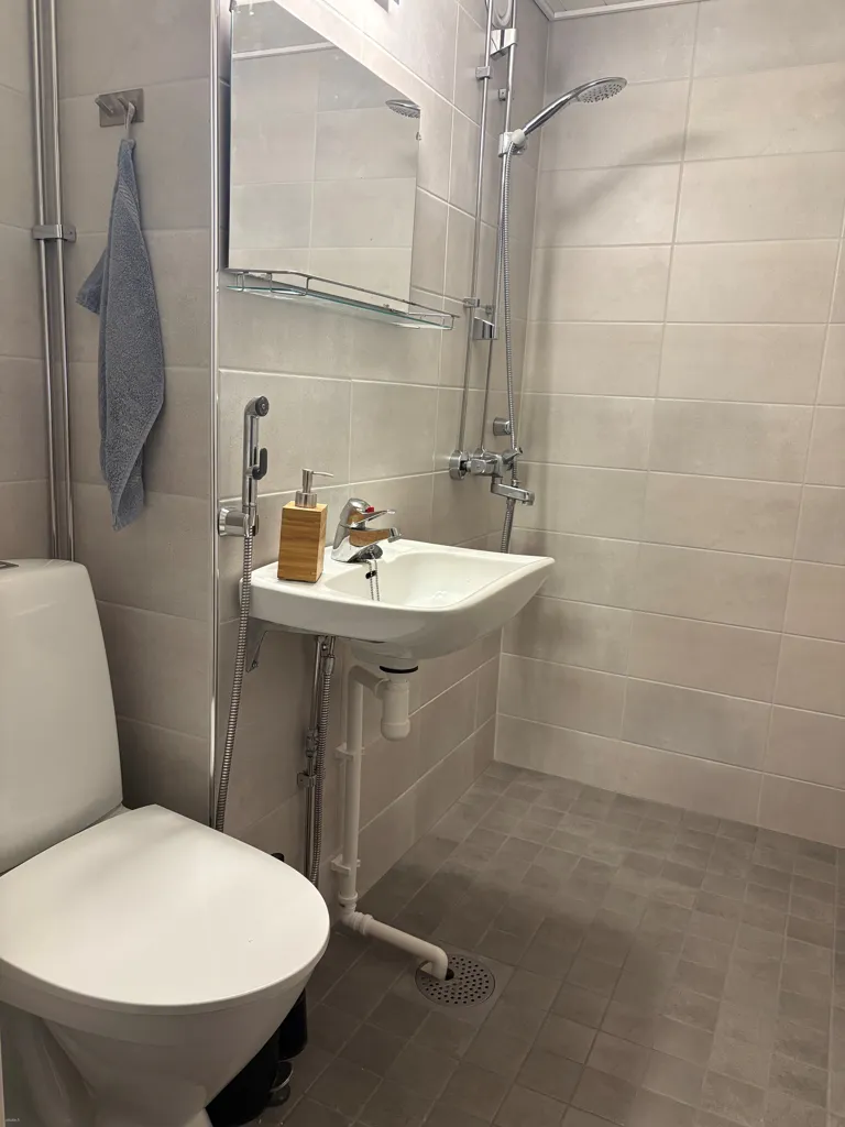 Salles de bain - Apartment with Private Garden in East Centre