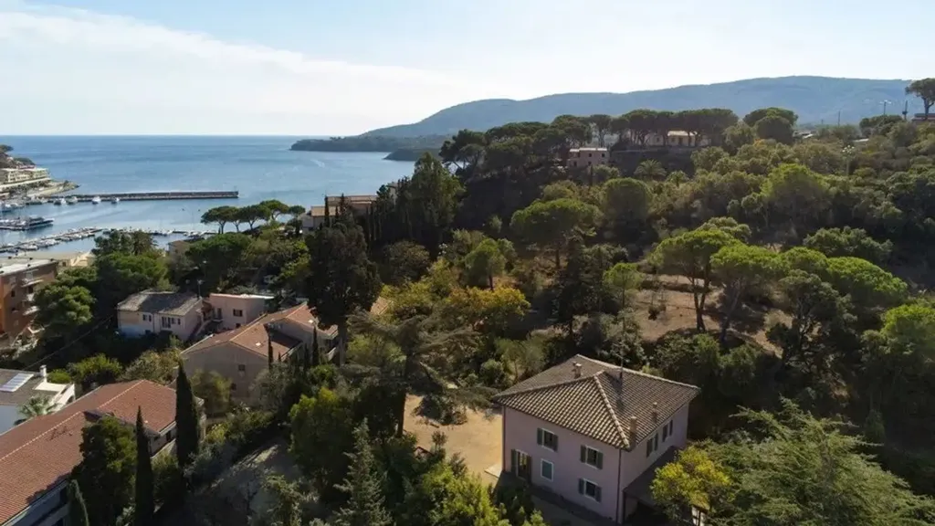 Õhuvaade - Historic Villa with Pool in Porto Azzurro