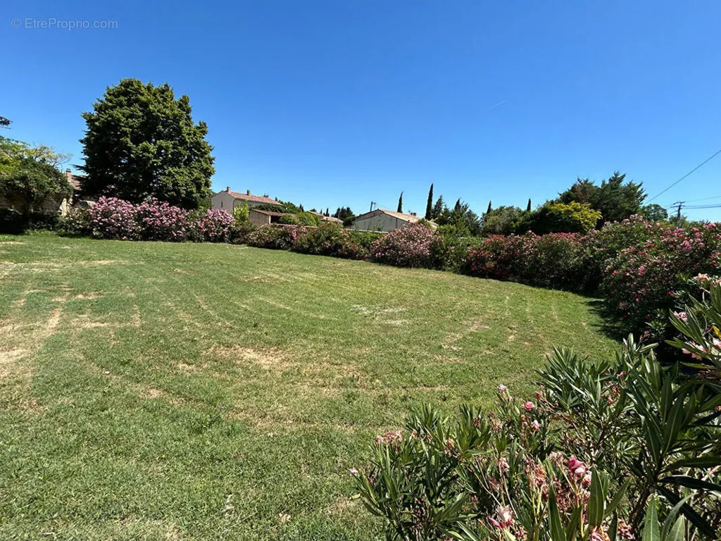 Aed - Constructible Plot with Garden in L'Isle sur la Sorgue