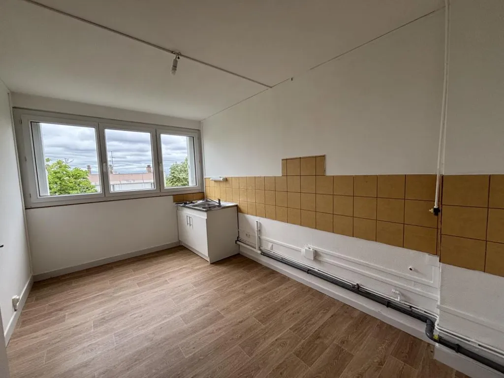 Toad - 3-Bed Flat in Chenôve with Secure Access
