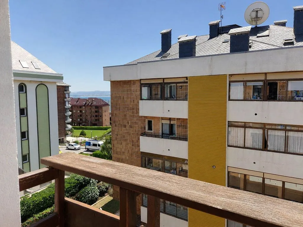 Rõdu - Duplex with Sea View in Valdenoja, Santander