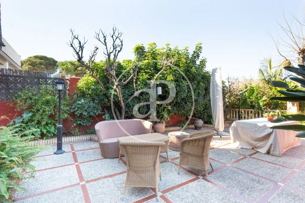 Terrasse - Luxury Villa with Seafront Views in Burriana