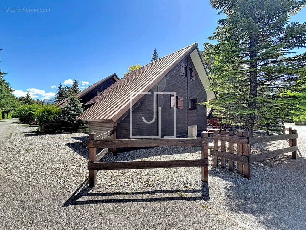 Välivaade - Renovated Chalet with Garden in Barcelonnette