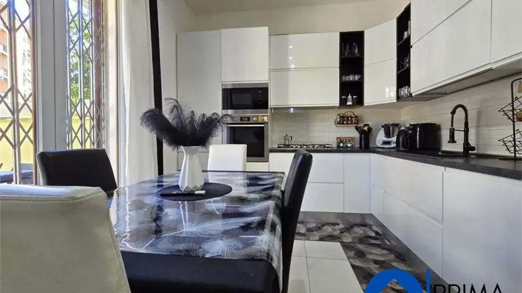 Kitchen - Villa with Two Gardens on Viale Donatelli, Terni