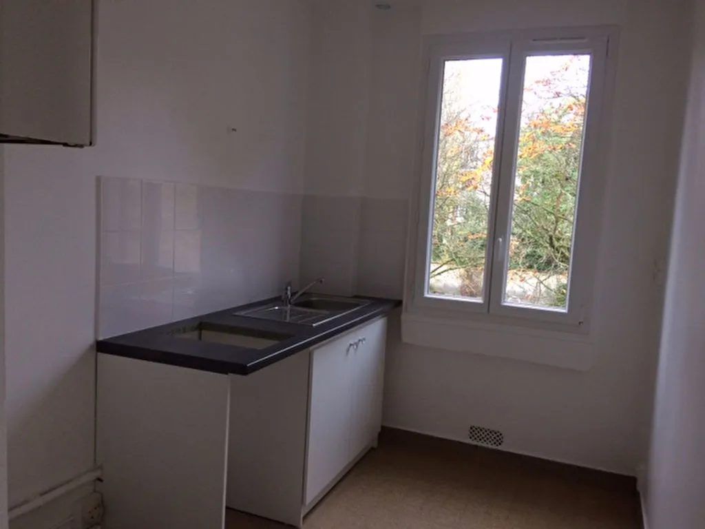 Cuisine - Appartement 3 Pièces avec Balcon au Parc de Maisons-Laffitte