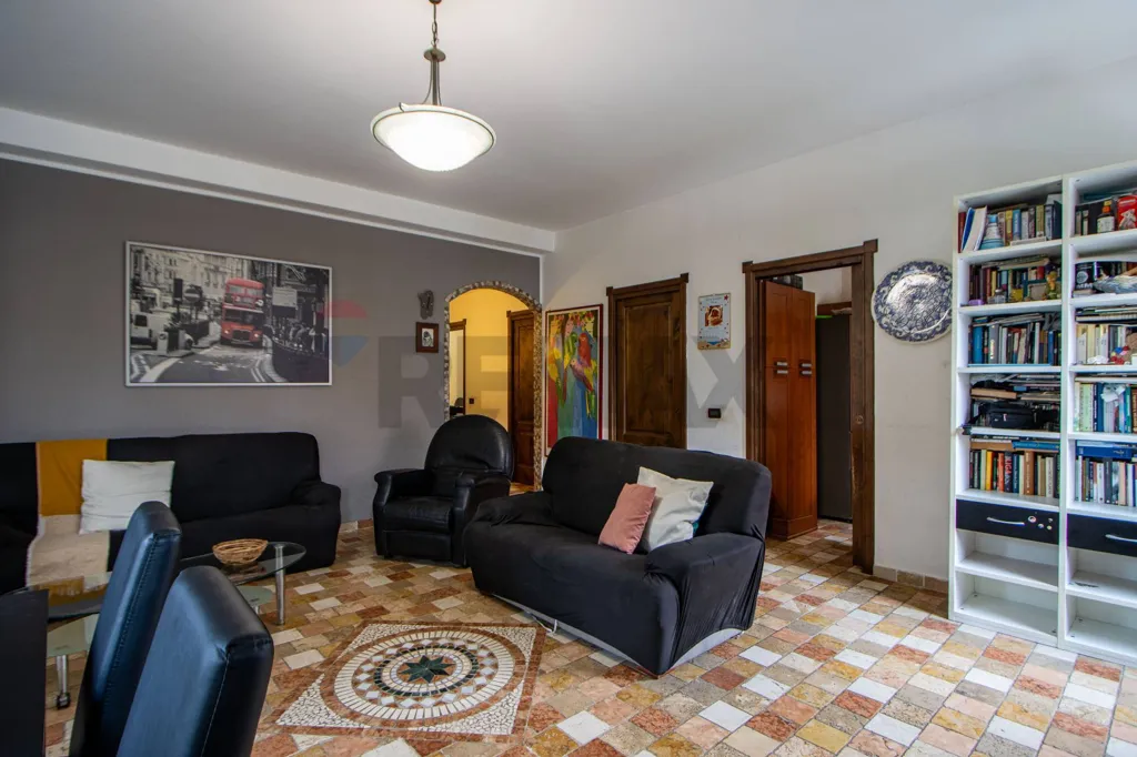 Living Room - Apartment with Balcony in Erba Centre
