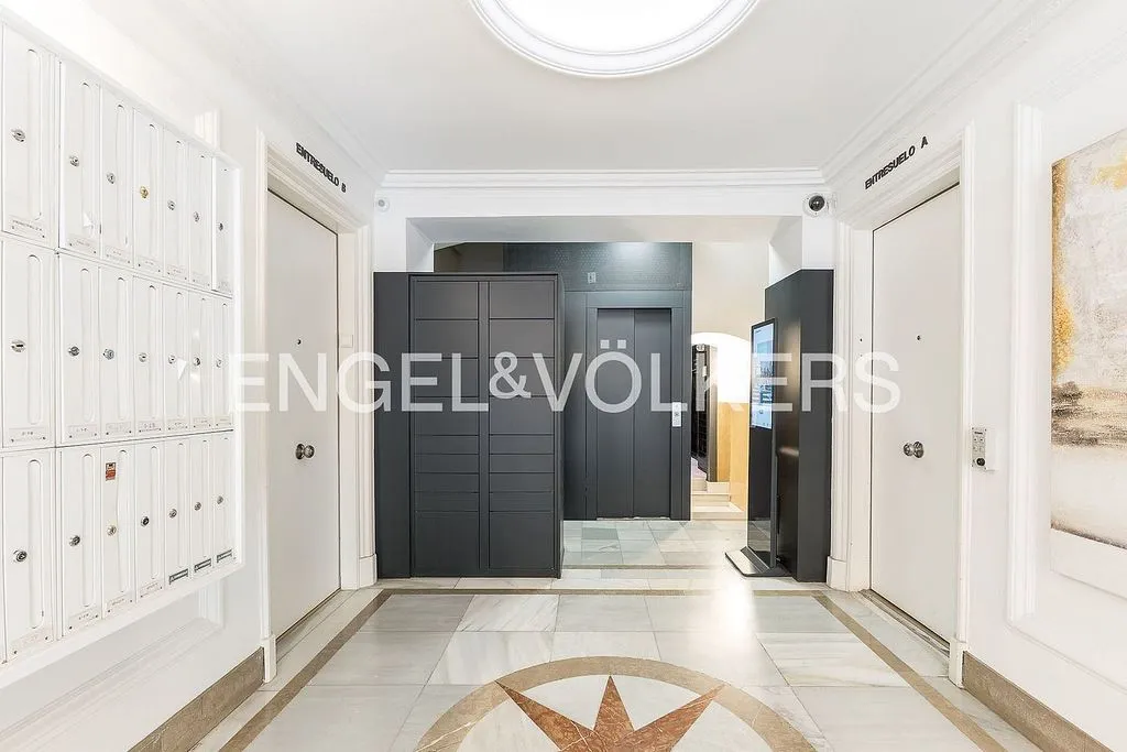 Esik - Reformed Apartment with Catalan Vault in El Putxet
