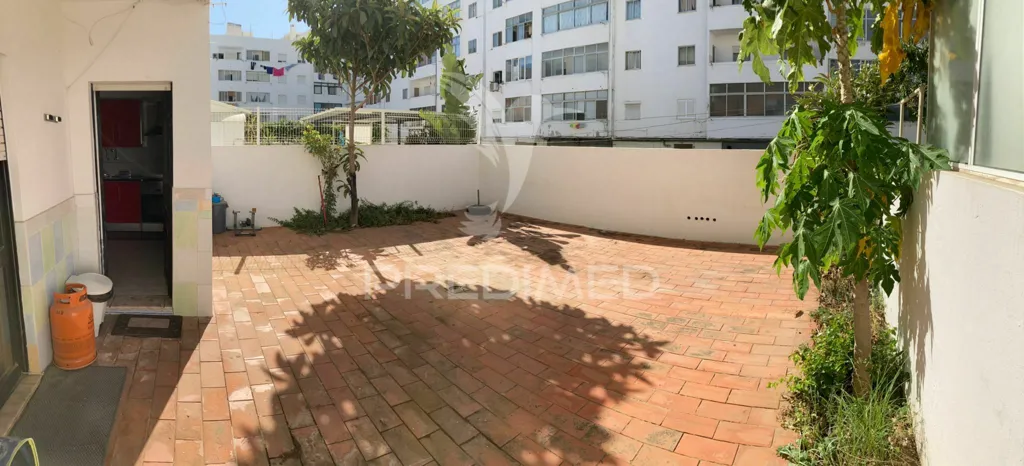 Aed - Central T3 Apartment with Large Terrace in Olhão