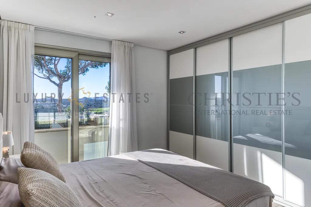Chambres - Modern Villa with Sea Views in Cala Vinyas