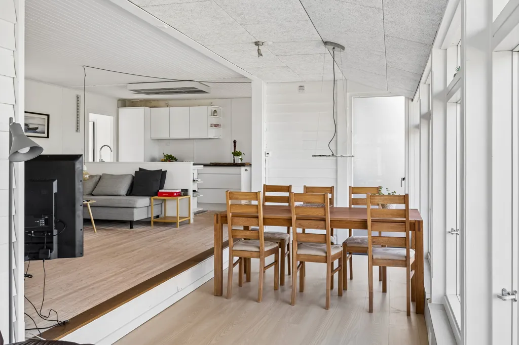 Söögituba - Updated Summer House with Sea View near Vordingborg